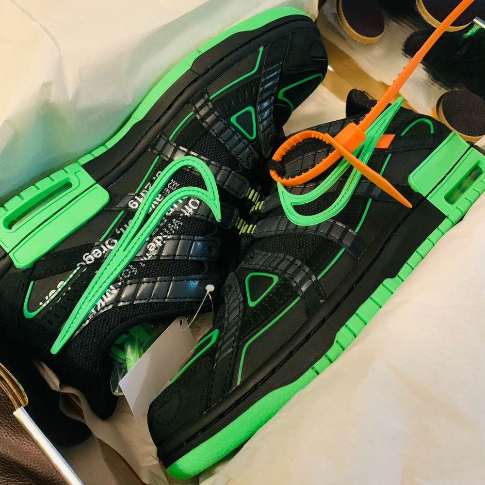NIKE AIR RUBBER DUNK OFF-WHITE GREEN STRIKE. NEW.